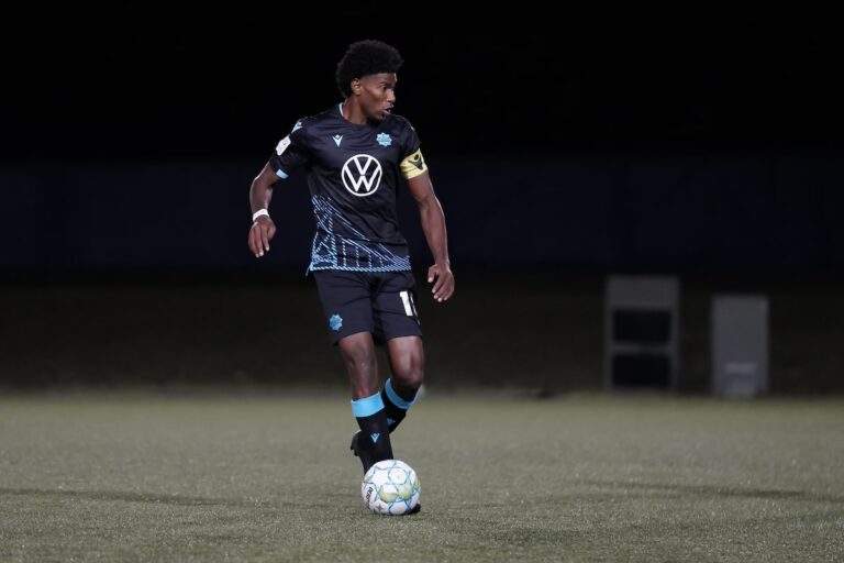 Le capitaine Andre Rampersad de retour pour une septième saison avec les Wanderers d'Halifax de la CPL