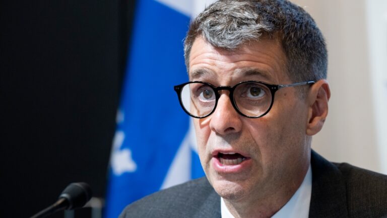 Le chef du Parti conservateur du Québec hospitalisé après une crise cardiaque