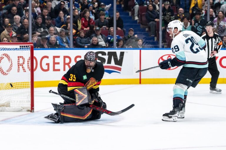 Le deuxième but de Vince Dunn intervient en prolongation alors que Kraken bat les Canucks 5-4