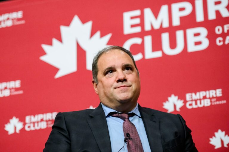 Le vice-président de la FIFA déclare que l'espionnage par drone du Canada aux Jeux olympiques était « complètement stupide »