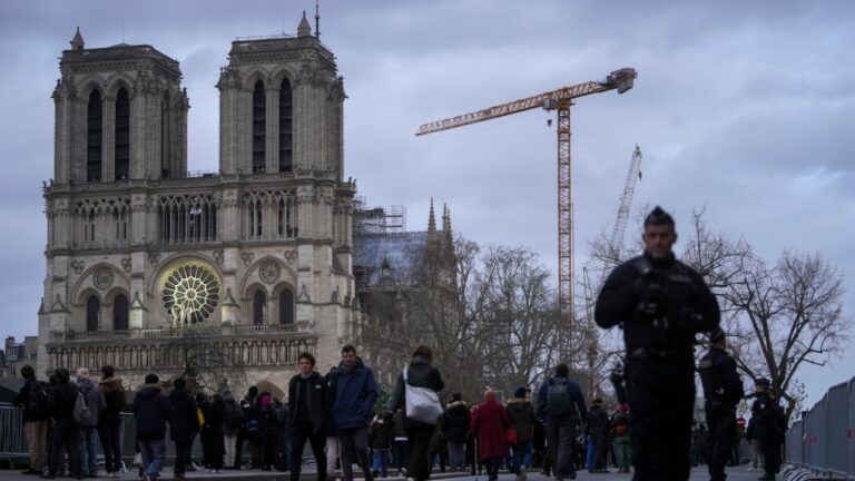 Legault en France pour la réouverture de la cathédrale Notre-Dame de Paris