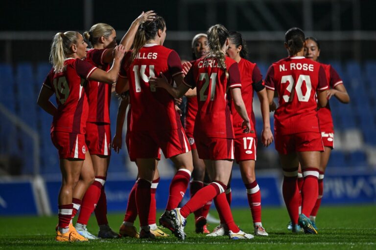 L'équipe canadienne féminine de soccer termine une année tumultueuse inchangée au 6e rang du classement FIFA