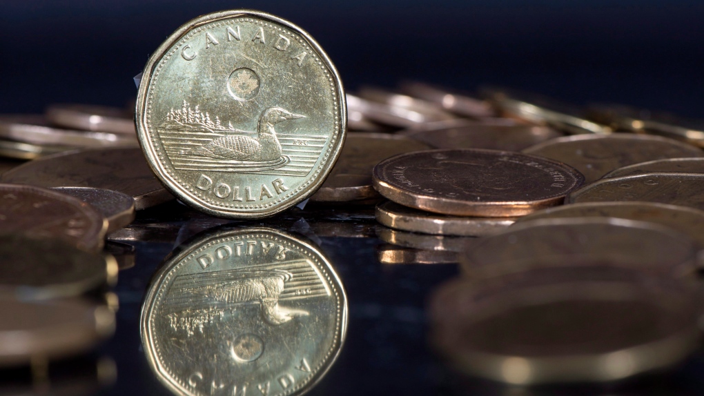 Les Canadiens modifient leurs habitudes de magasinage transfrontalier avec un taux de change plus élevé