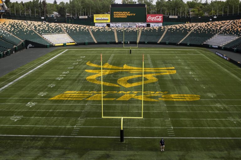 Les Elks embauchent l'adjoint de longue date des Stampeders, Mark Kilam, comme entraîneur-chef