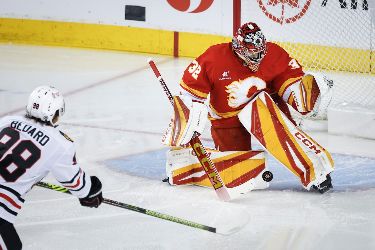 Les Flames de Calgary restent coriaces au Saddledome et résistent aux Blackhawks de Chicago 6-4