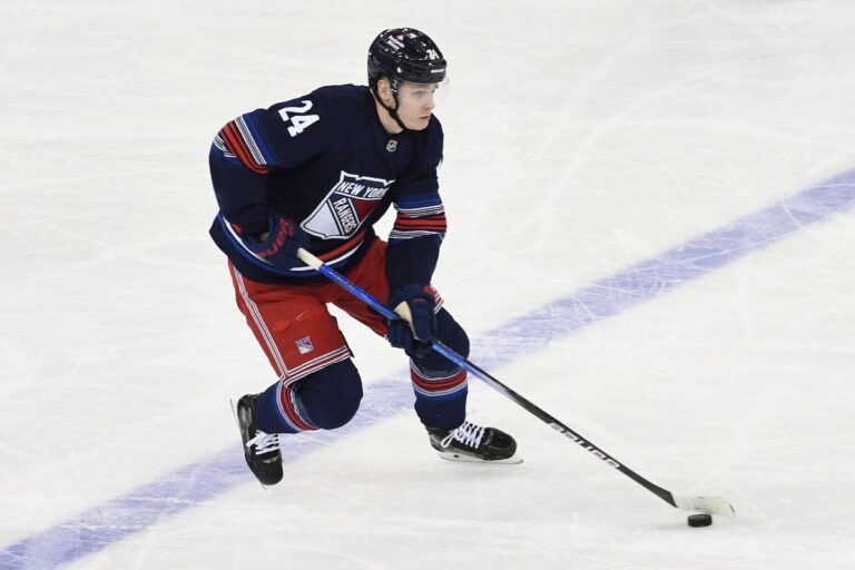 Les Rangers échangent Kaapo Kakko au Kraken contre Will Borgen et des choix au repêchage
