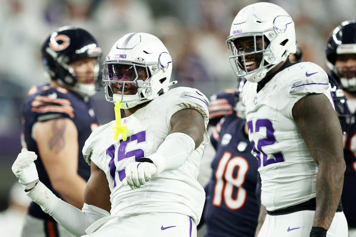 Les Vikings remportent la septième victoire consécutive pour forger une égalité pour la tête de la NFC Nord avec une éruption de 30-12 contre des Bears ébranlés