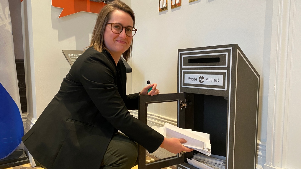 Les enfants du Québec s'inquiètent de la hausse des coûts et écrivent des lettres aux politiciens