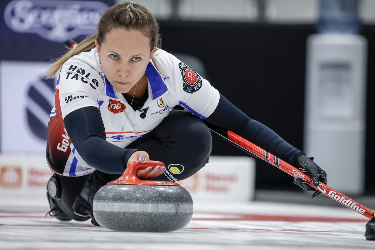 Les meilleures équipes de curling double mixte du Canada se préparent pour la candidature aux Jeux olympiques