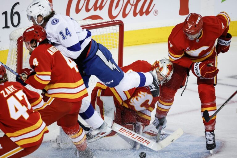 Les six points de Kucherov et le tour du chapeau de Guentzel mènent le Lightning à une victoire de 8-3 contre les Flames