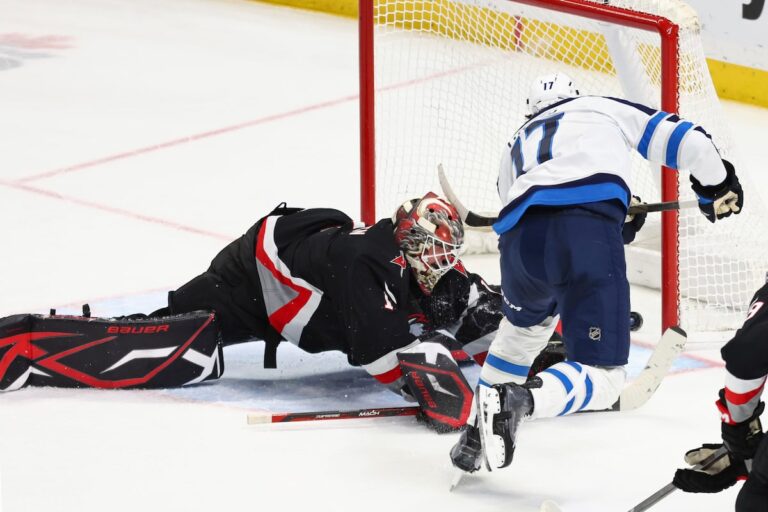 Lowry marque en prolongation pour donner aux Jets une victoire 3-2 contre les Sabres et mettre fin à un dérapage de quatre matchs