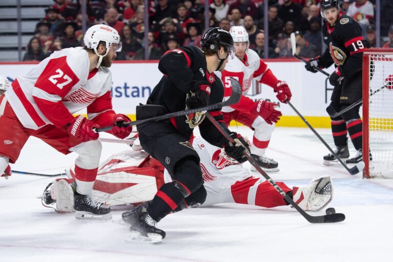 Norris marque deux fois pour mener les Sénateurs à une victoire de 2-1 contre les Red Wings
