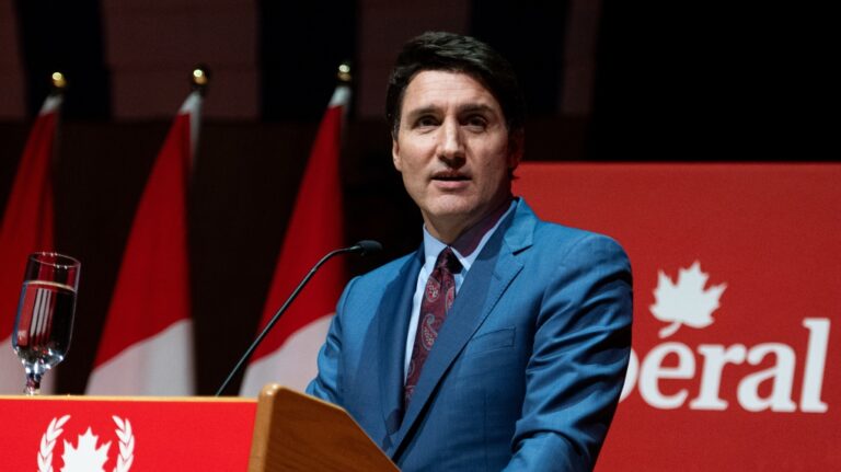« Nous ne sommes pas unis » : le caucus libéral se réunit alors que le premier ministre Trudeau fait face à de nouveaux appels à la démission à la suite du départ de Freeland