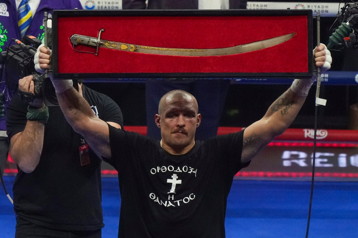 Oleksandr Usyk obtient une décision unanime contre Tyson Fury pour défendre la ceinture des poids lourds