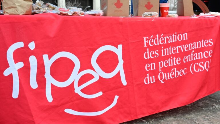 Québec conclut une entente de principe avec les travailleurs des services de garde en milieu familial, mettant fin aux grèves