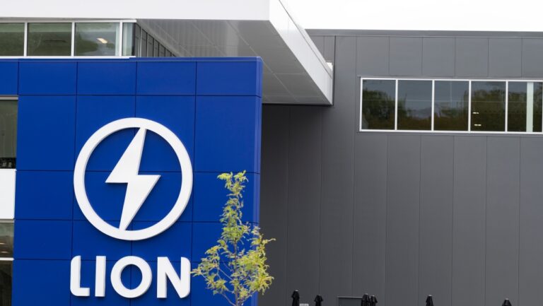 Québec prêt à soutenir Lion Électrique si le secteur privé s'y joint