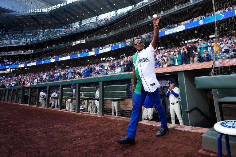 Rickey Henderson, le leader de tous les temps des bases volées, est décédé à 65 ans