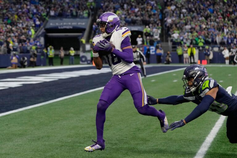 Sam Darnold et Justin Jefferson mènent les Vikings devant les Seahawks 27-24