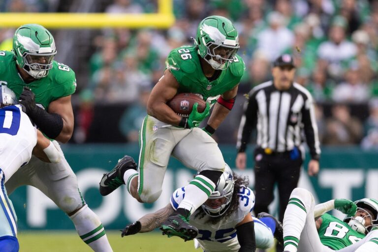 Saquon Barkley dépasse les 2 000 verges au sol alors que les Eagles battent les Cowboys 41-7 pour remporter la NFC Est