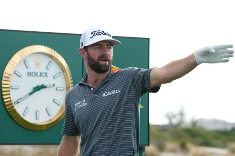 Scheffler a une nouvelle adhérence au putting et traîne Cameron Young de trois aux Bahamas