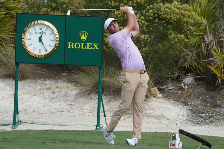 Scheffler enchaîne les birdies aux Bahamas et mène par deux
