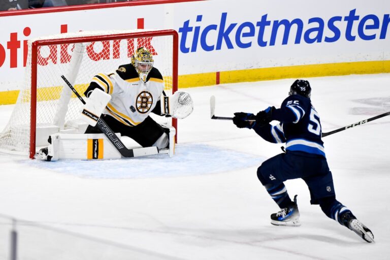 Scheifele brille lors de la victoire 8-1 contre les Bruins de Sweeney