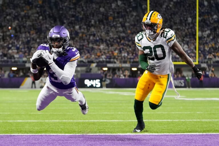 Semaine 17 de la NFL : les Vikings battent les Packers 27-25 pour une 9e victoire consécutive, se rapprochant de la tête de série de la NFC