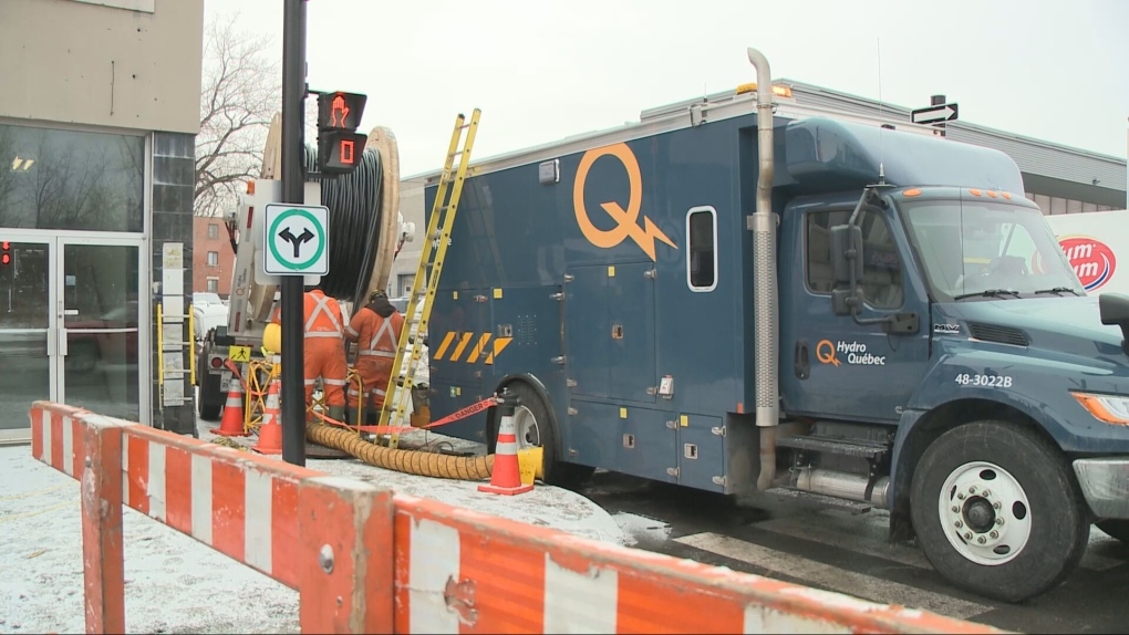 Six personnes hospitalisées alors que la panne de courant se poursuit dans le quartier Saint-Michel de Montréal