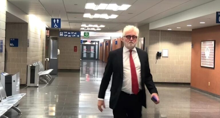 Une autre femme a témoigné contre le fondateur de Juste pour rire alors que le procès civil se poursuit