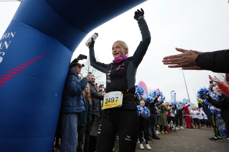 Une coureuse belge a couru un marathon par jour en 2024. Elle a désormais un record du monde à sa portée
