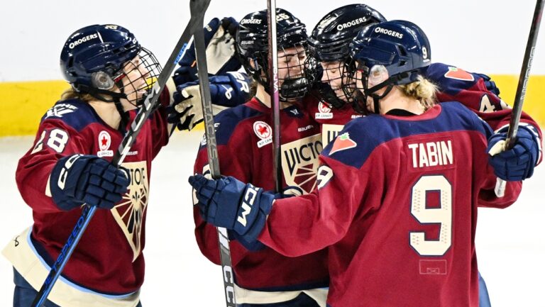 Victoire bat Fleet 3-1 pour une quatrième victoire consécutive et se hisse en tête du classement de la PWHL