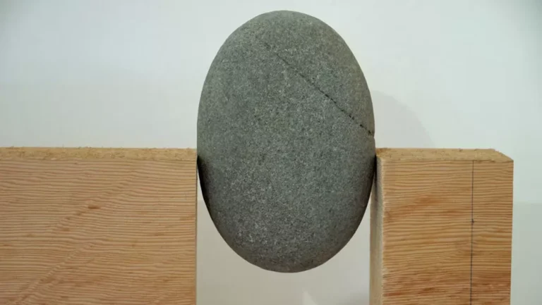 Les grandes mains se ressemblent : « Processus et présence » chez K. Grant Fine Art