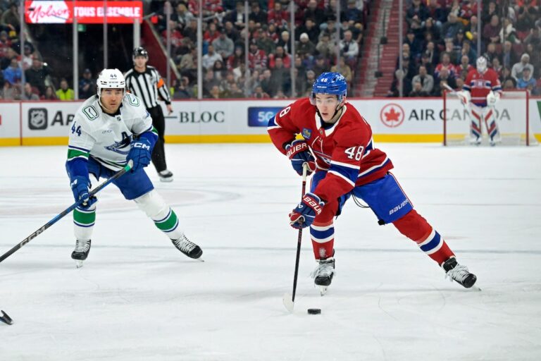 Après avoir vu son frère Cole remporter l'or, Lane Hutson fait le show pour les Canadiens