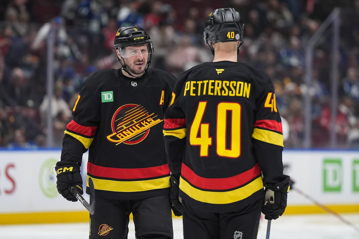 Aucune bonne solution à Rift entre les coéquipiers des Canucks Elias Pettersson et JT Miller, dit Rutherford