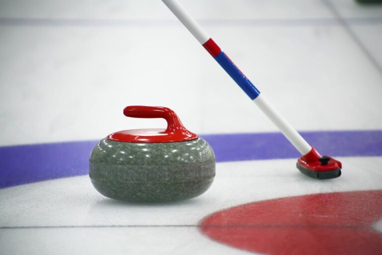 Bubbling Over : Les problèmes de fermeté de la mousse ouvrent un nouveau chapitre dans la saga des équipements de curling