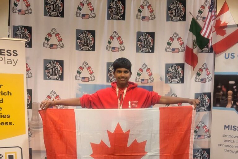 Ce prodige des échecs de 12 ans est récemment devenu le plus jeune maître international du Canada