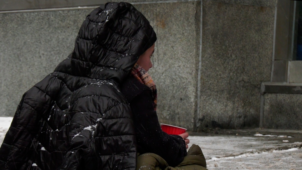 « C'est un excellent moyen d'accélérer une mort prématurée » : la station de chauffage d'urgence de Montréal ferme ses portes alors que la ville déclare qu'il ne fait pas assez froid pour rester ouverte