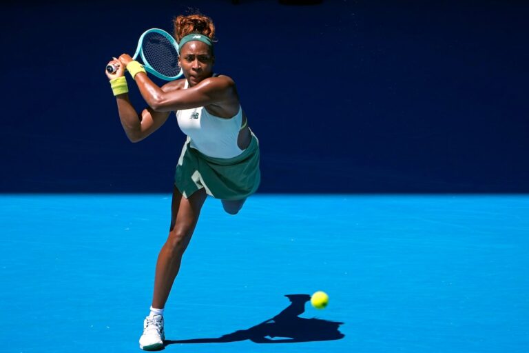 Coco Gauff débute son Open d'Australie avec une victoire en deux sets contre Sofia Kenin