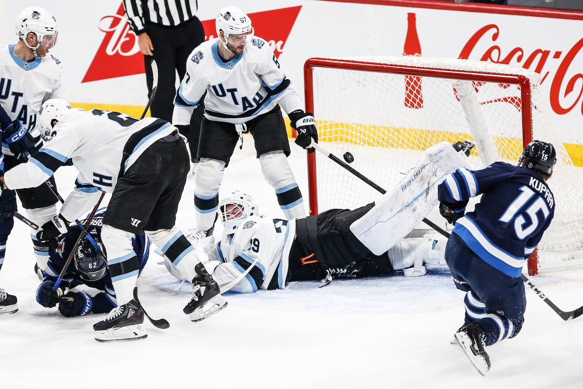 Cole Perfetti inscrit son premier tour du chapeau dans la LNH alors que les Jets de Winnipeg battent l'Utah 5-2