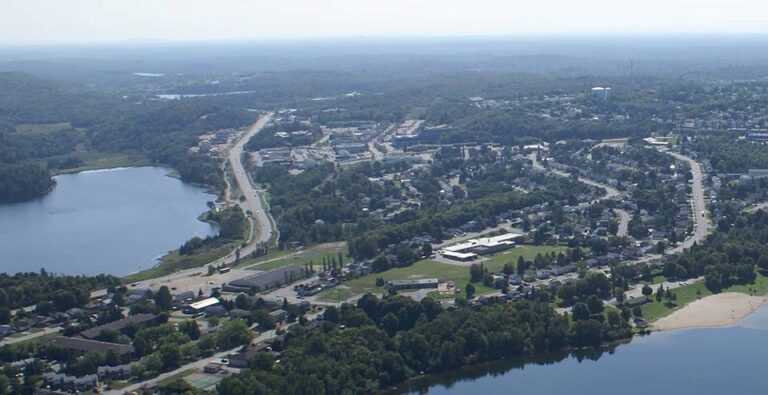 Communautés en mouvement : Elliot Lake attire les nouveaux arrivants en quête de prix abordables