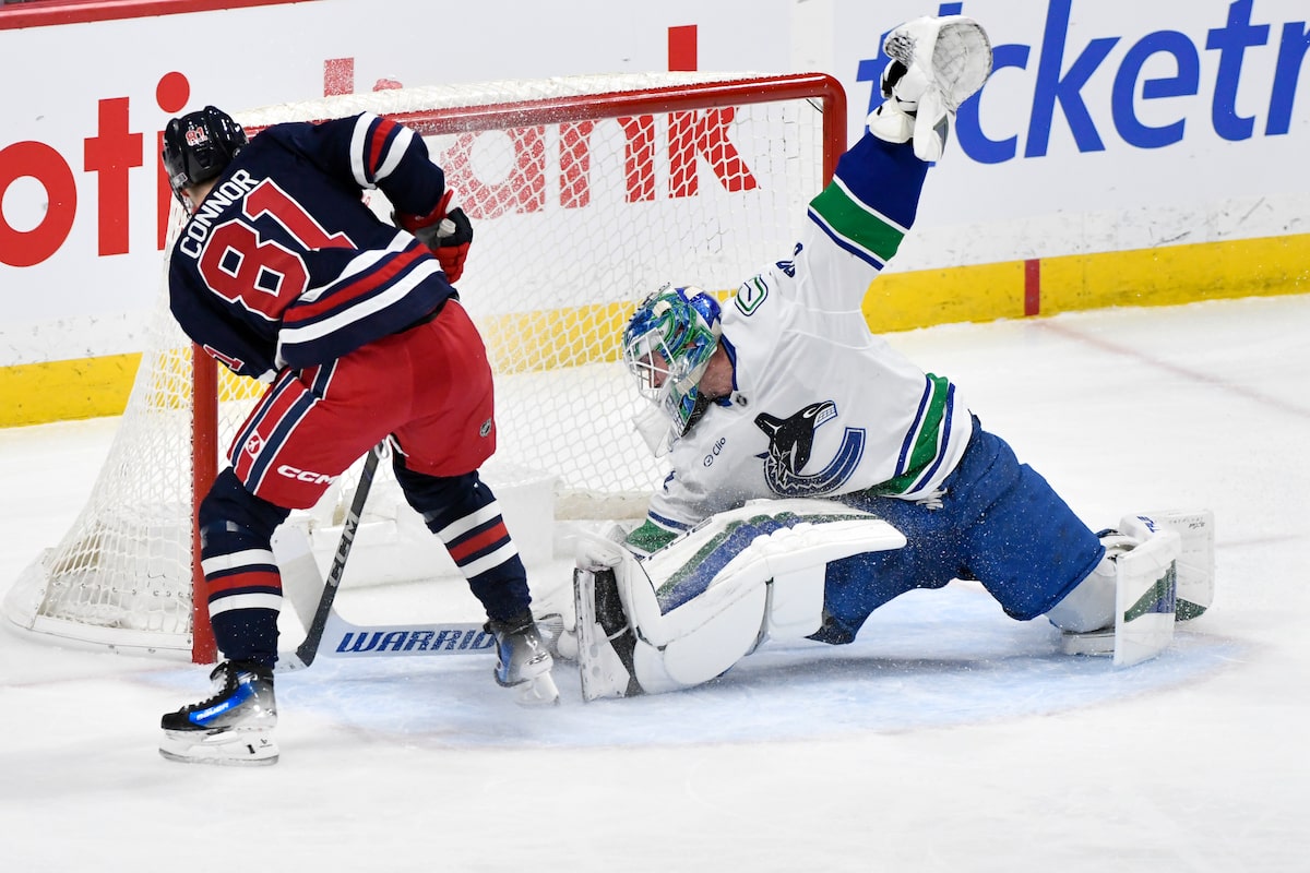 Connor réussit un tour du chapeau et les Jets battent les Canucks 6-1