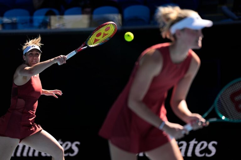 Dabrowski et Roudliffe tombent en demi-finale australienne après une préparation limitée, des problèmes de santé