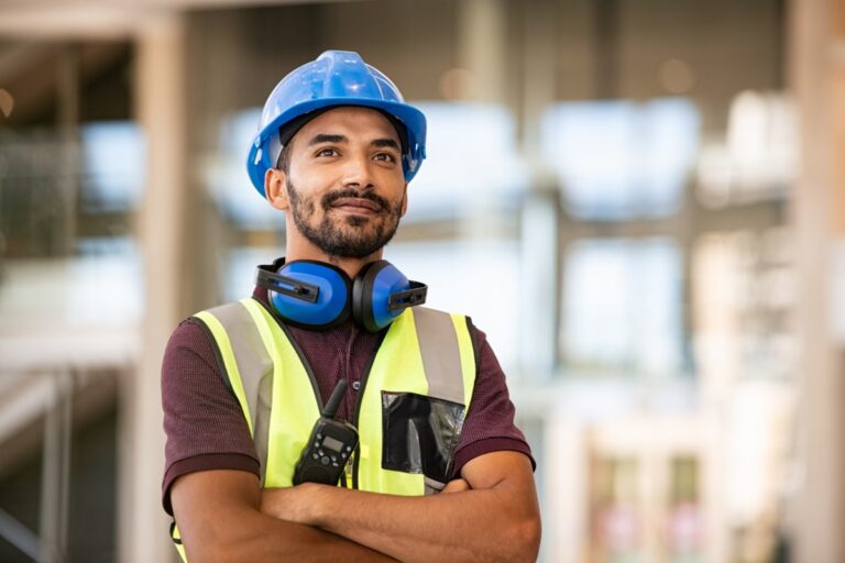 Déverrouiller l'opportunité pour les anciens combattants de l'Ontario: les métiers qualifiés comme voie de réussite
