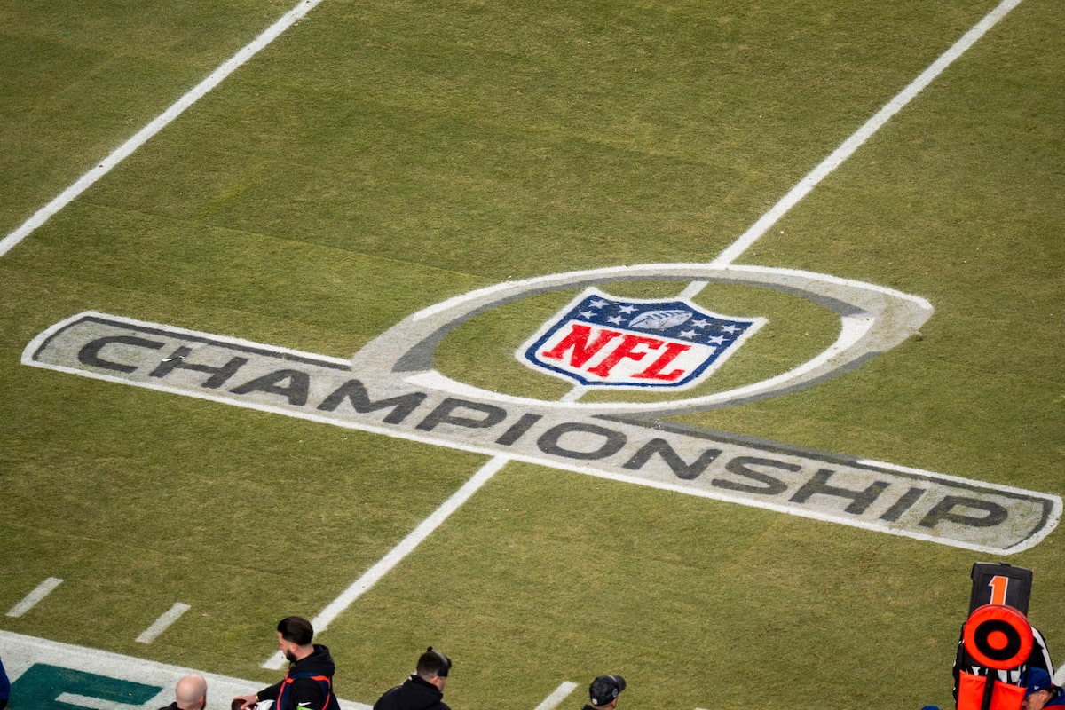 Étiez-vous le perdant dans votre ligue de football fantastique? Nous voulons entendre parler de votre punition