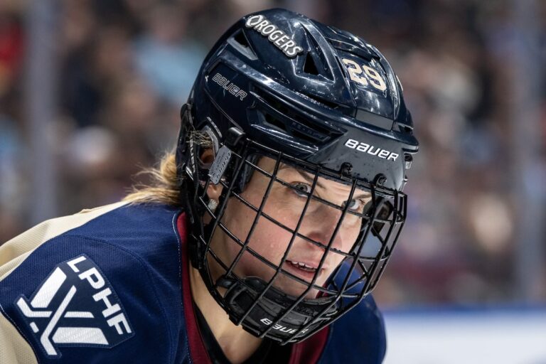 Expérience unique du match de la PWHL à Vancouver pour les joueurs et les entraîneurs