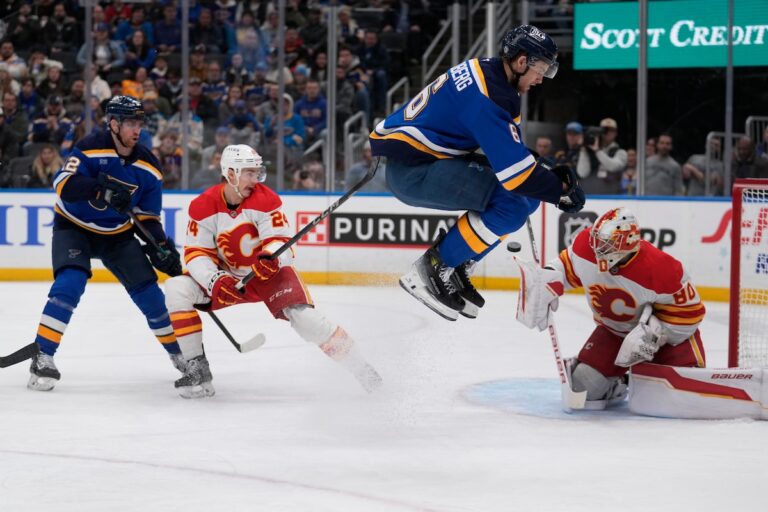 Faksa marque le vainqueur tardif alors que les Blues battent les Flames 2-1