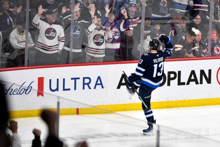 Gabriel Vilardi Nets quatre points alors que les jets refroidissent les flammes 5-2