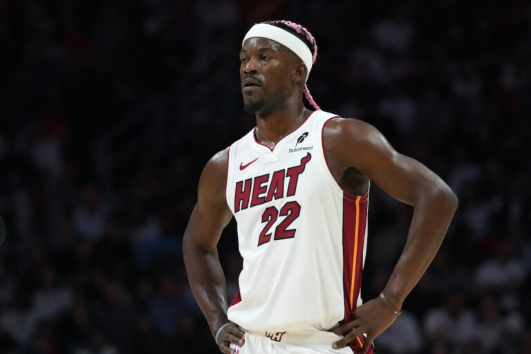 Heat suspend Jimmy Butler pour sept matchs et cherchera à l'échanger