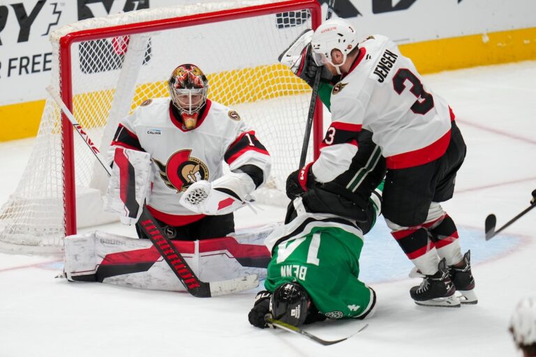 Hintz marque deux fois, lui donnant 18 buts, un sommet pour l'équipe, alors que les Stars battent les Sénateurs 4-2
