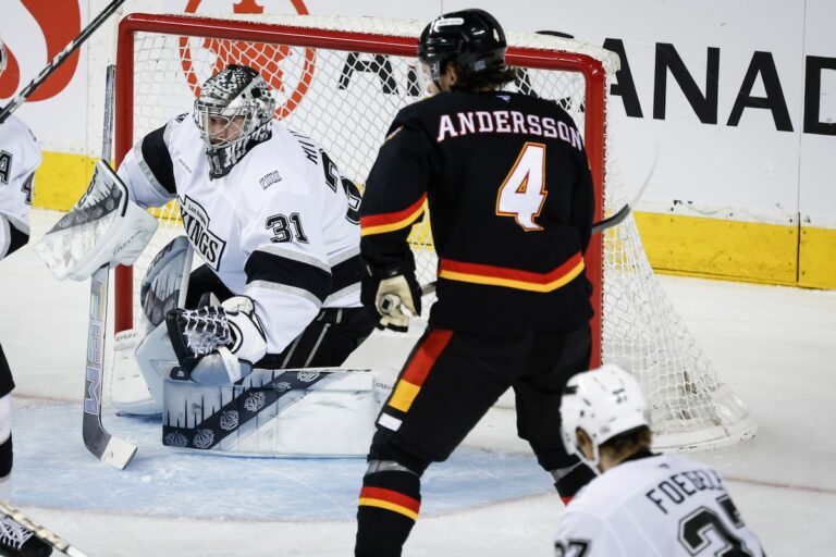 Huberdeau et Wolf mènent les Flames à une victoire 2-1 contre les Kings
